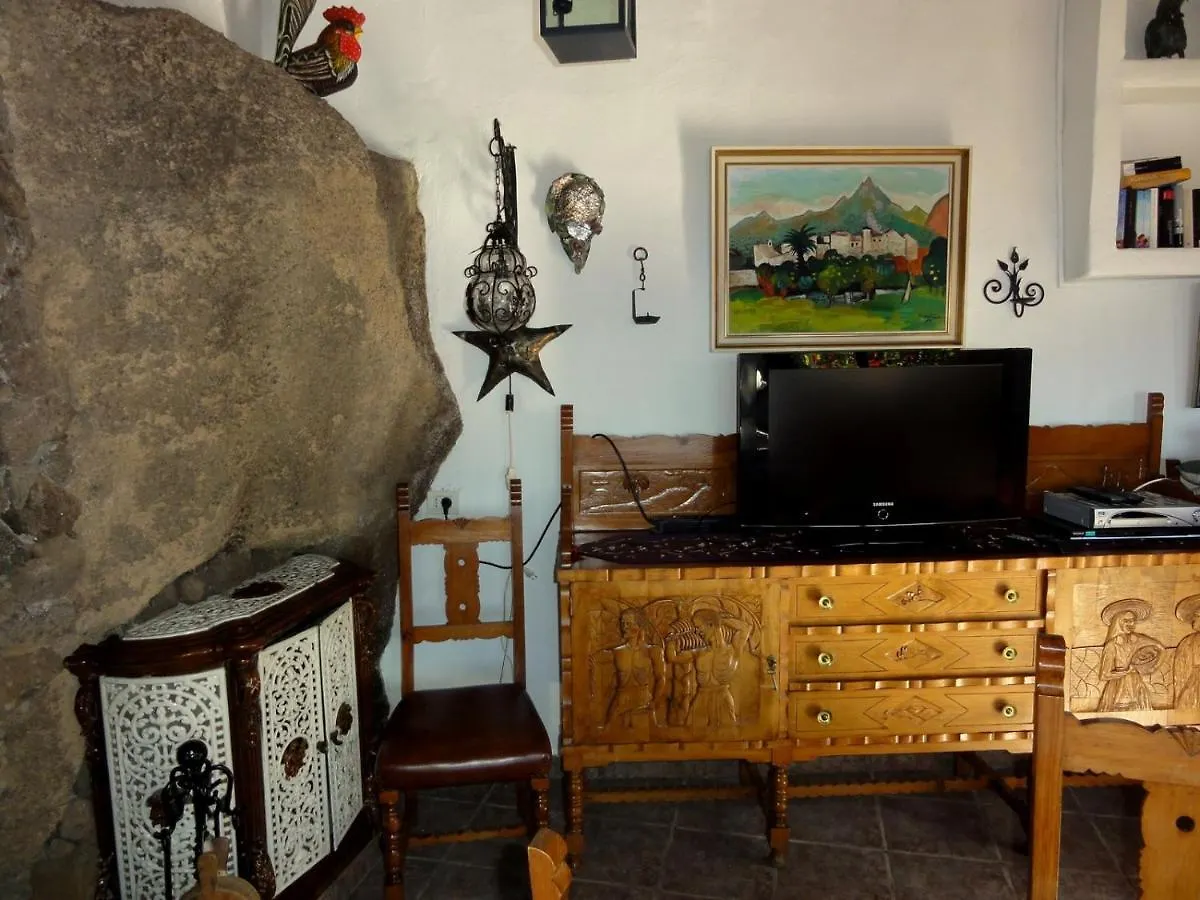 Castillo Lanzarote Villa Sophie - Luxury Villa -Sleep In A Volcanic Cave With Heated Pool Tías 0*,