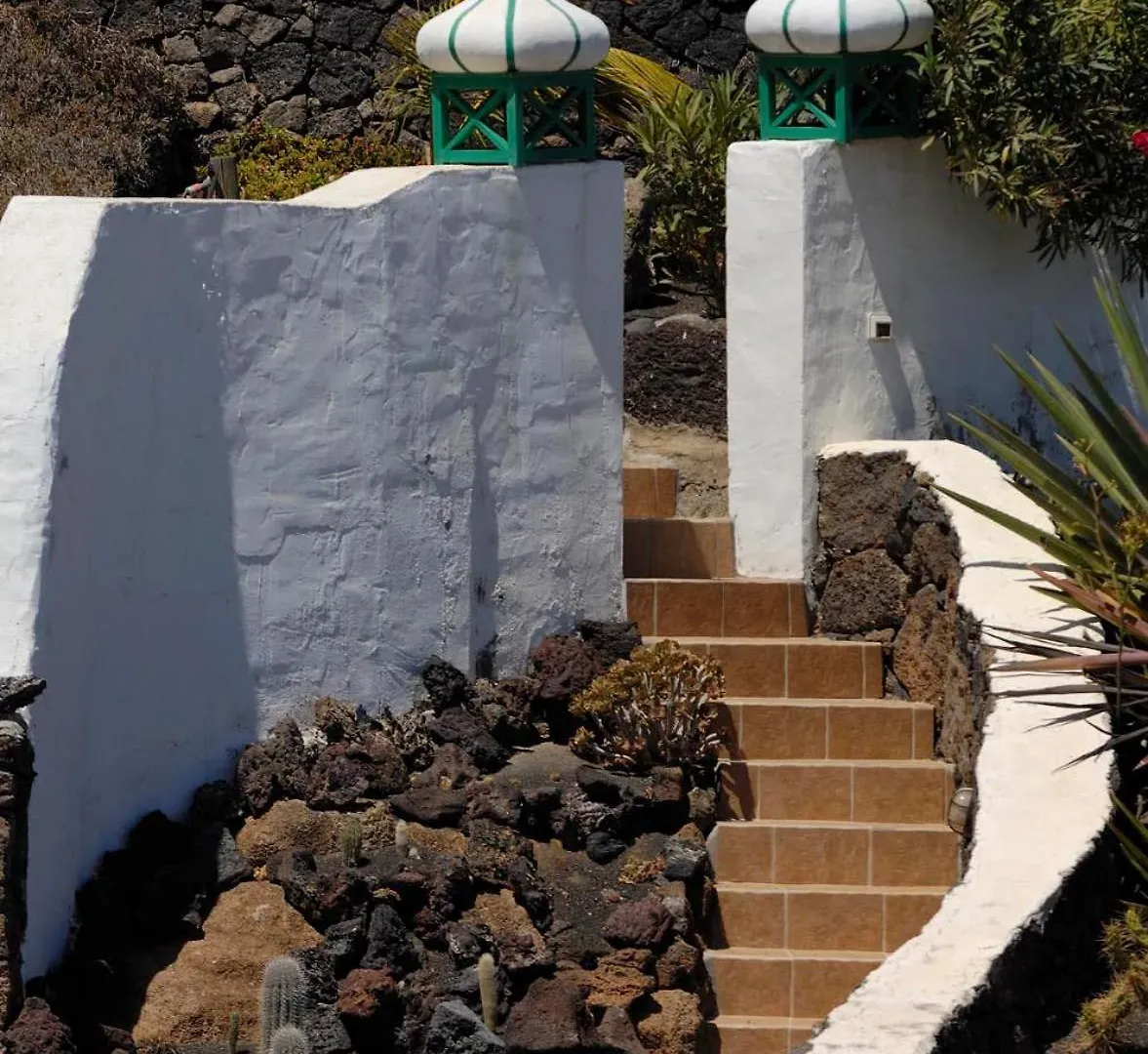 Castillo Lanzarote Villa Sophie - Luxury Villa -Sleep In A Volcanic Cave With Heated Pool Tías